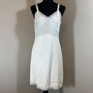 Vintage white velrose nylon slip womens size 36‎ *loose strap, hole, stain